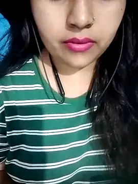 Snapshot of Love-Veronica chatting on May 4, 2026, 6:11 pm Love-Veronica online show from May 4, 2026, 6:11 pm