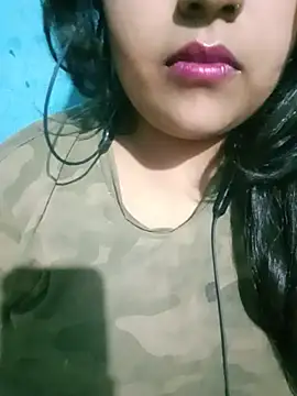 Love-Veronica online show from June 24, 2026, 6:39 pm
