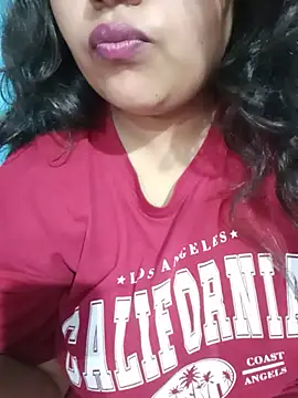 Love-Veronica online show from June 30, 2026, 11:32 am