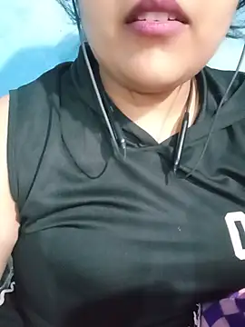 Love-Veronica online show from July 28, 2026, 6:53 pm