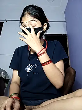 Amzing-Couple online show from October 5, 2025, 3:30 am