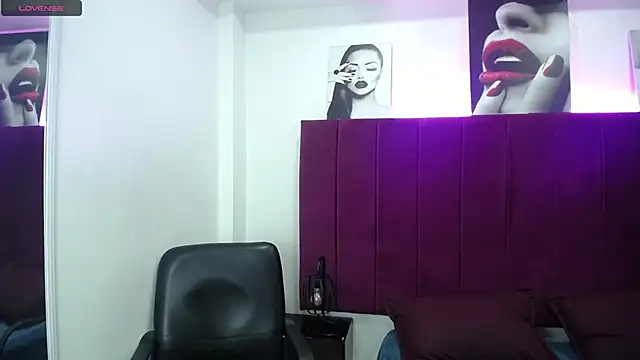 Kylee28 online show from February 8, 2025, 8:21 pm