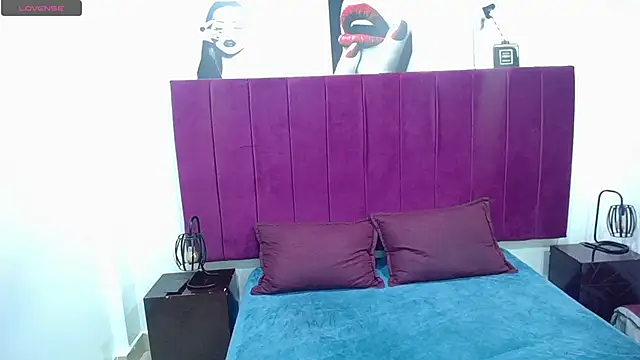 Kylee28 online show from February 7, 2025, 7:59 pm