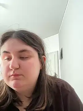 Snapshot of hotiee chatting on March 18, 2025, 11:33 am hotiee online show from March 18, 2025, 11:33 am