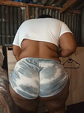 Snapshot of curvyloneah75 chatting on May 28, 2026, 6:54 am curvyloneah75 online show from May 28, 2026, 6:54 am