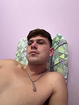BR411MOON online show from December 4, 2024, 9:29 pm