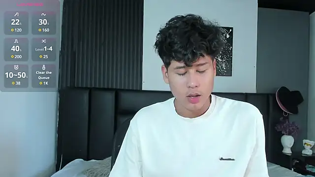 Snapshot of RaidenBoy1 chatting on January 20, 2025, 8:07 pm RaidenBoy1 online show from January 20, 2025, 8:07 pm