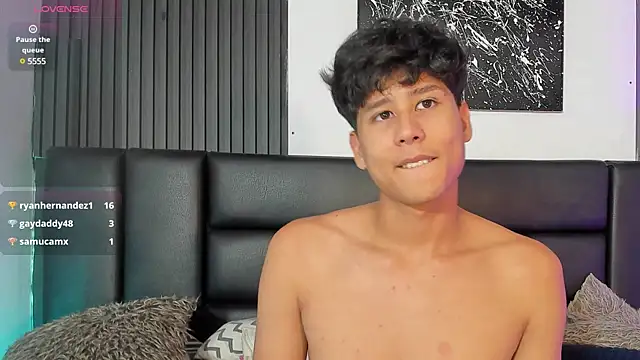 Snapshot of RaidenBoy1 chatting on January 19, 2025, 2:04 am RaidenBoy1 online show from January 19, 2025, 2:04 am