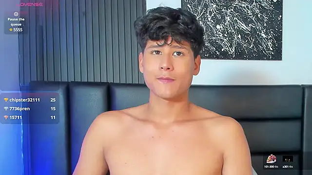 Snapshot of RaidenBoy1 chatting on January 19, 2025, 11:43 pm RaidenBoy1 online show from January 19, 2025, 11:43 pm