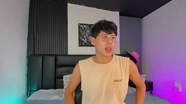 Snapshot of RaidenBoy1 chatting on January 17, 2025, 7:38 pm RaidenBoy1 online show from January 17, 2025, 7:38 pm