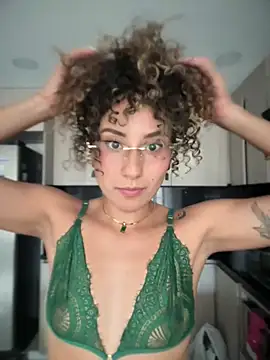 varenkaivanova 22 online show from May 31, 2026, 10:10 pm