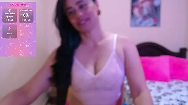 sara florez1 online show from October 23, 2025, 11:09 am