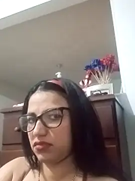 Naomy veracruz  online show from May 9, 2026, 9:07 pm