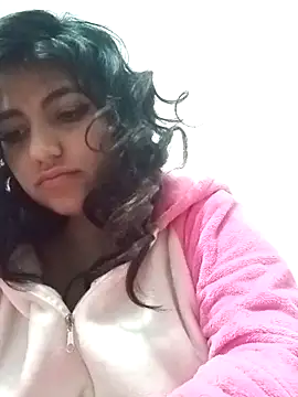 Naomy veracruz  online show from December 21, 2025, 2:35 am