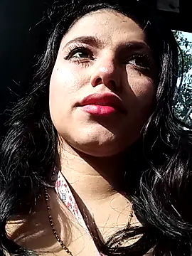 Naomy veracruz  online show from November 3, 2025, 12:53 pm