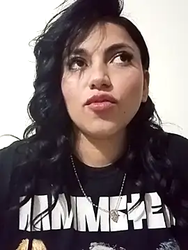 Naomy veracruz  online show from November 10, 2025, 1:54 am