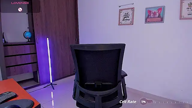 khris boobs online show from December 18, 2025, 9:29 pm