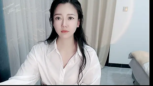 zoe-keke online show from March 10, 2025, 2:05 pm