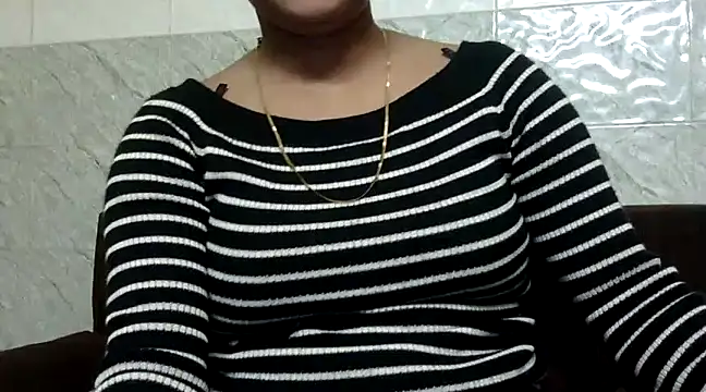 Snapshot of Hawt_Shreya chatting on February 14, 2025, 7:23 pm Hawt Shreya online show from February 14, 2025, 7:23 pm