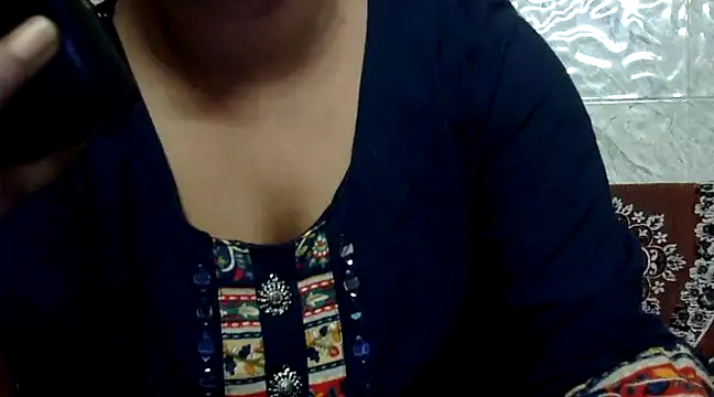Snapshot of Hawt_Shreya chatting on March 19, 2025, 8:32 pm Hawt Shreya online show from March 19, 2025, 8:32 pm