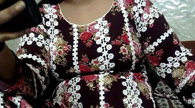 Snapshot of Hawt_Shreya chatting on March 17, 2025, 7:37 pm Hawt Shreya online show from March 17, 2025, 7:37 pm