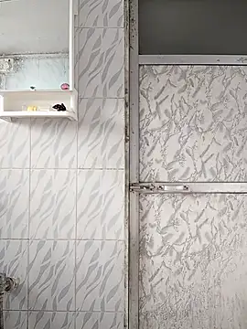 surabhi09 online show from October 23, 2025, 3:05 am