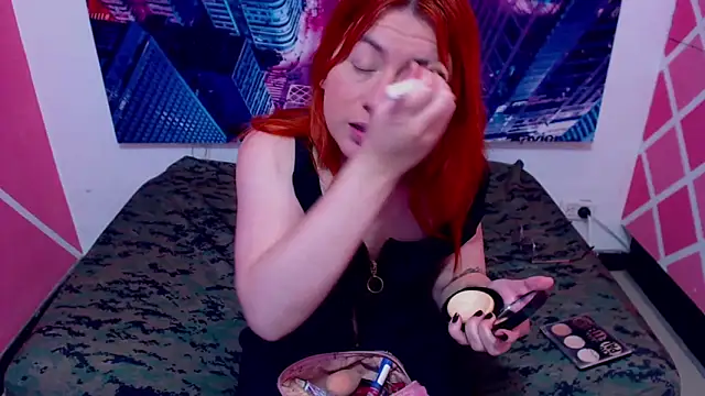 Snapshot of XxMiaSexxyHotxX chatting on December 1, 2025, 2:18 pm XxMiaSexxyHotxX online show from December 1, 2025, 2:18 pm