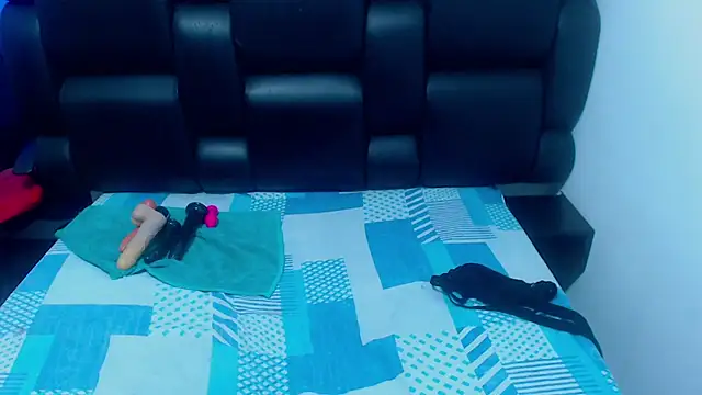 Snapshot of XxMiaSexxyHotxX chatting on October 10, 2025, 2:40 pm XxMiaSexxyHotxX online show from October 10, 2025, 2:40 pm