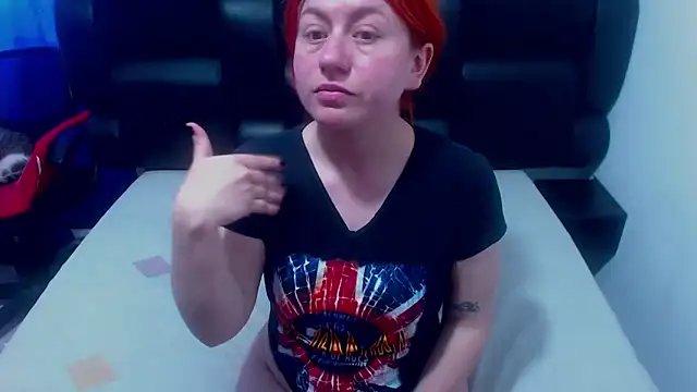 Snapshot of XxMiaSexxyHotxX chatting on November 18, 2025, 2:53 pm XxMiaSexxyHotxX online show from November 18, 2025, 2:53 pm