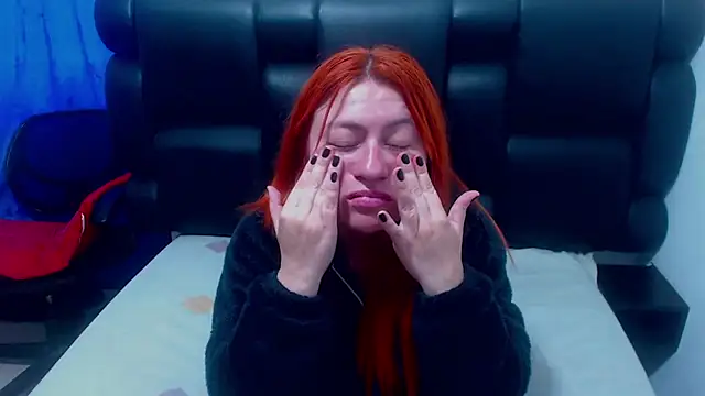 Snapshot of XxMiaSexxyHotxX chatting on November 19, 2025, 2:06 pm XxMiaSexxyHotxX online show from November 19, 2025, 2:06 pm