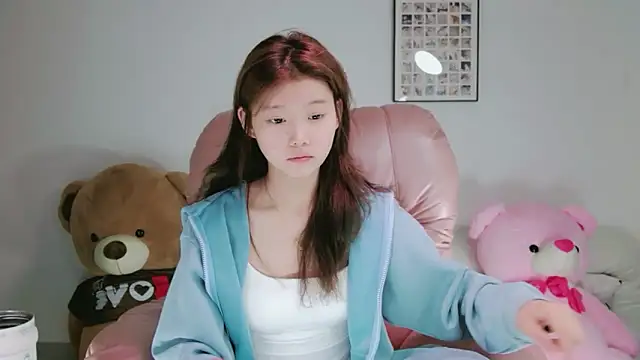 yangyang-1115 online show from April 29, 2026, 4:38 am