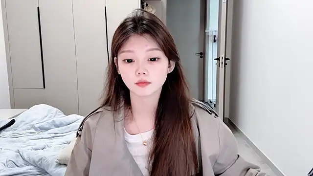 yangyang-1115 online show from October 26, 2025, 5:19 am