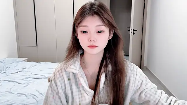 yangyang-1115 online show from October 21, 2025, 4:56 am