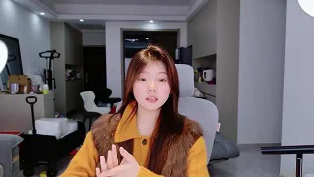 yangyang-1115 online show from December 20, 2025, 5:43 am