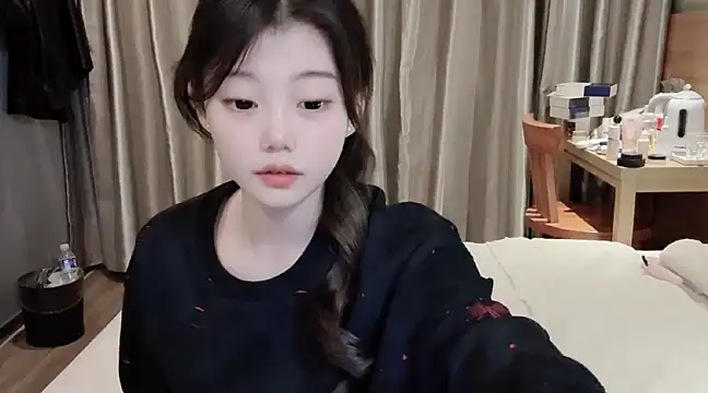 yangyang-1115 online show from February 26, 2025, 8:17 am