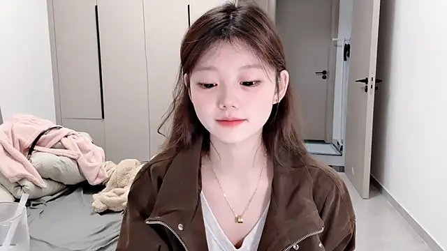 yangyang-1115 online show from October 11, 2025, 5:30 am