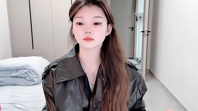 yangyang-1115 online show from November 3, 2025, 5:45 am