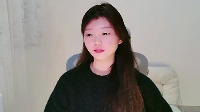 yangyang-1115 online show from November 7, 2025, 4:39 am