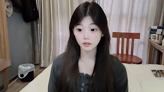 yangyang-1115 online show from February 18, 2025, 8:59 am