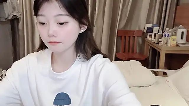 yangyang-1115 online show from February 17, 2025, 3:44 pm