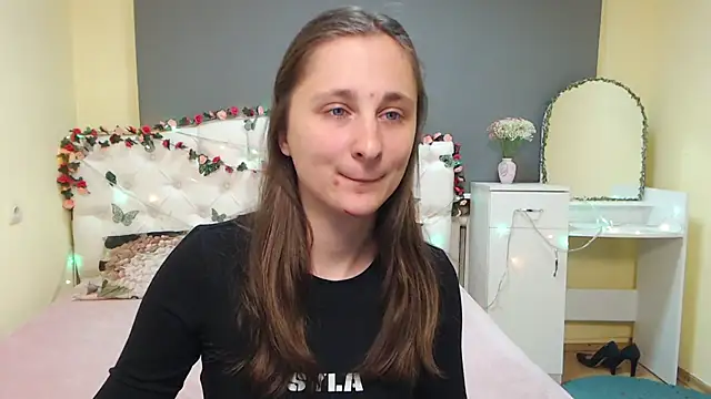 MichelLeee online show from March 25, 2026, 12:37 pm