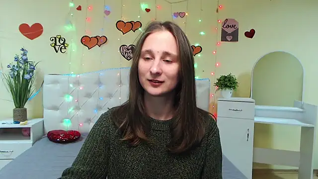 MichelLeee online show from February 11, 2025, 12:15 pm