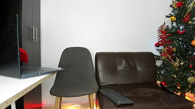 andrewChris  online show from November 27, 2025, 2:34 am