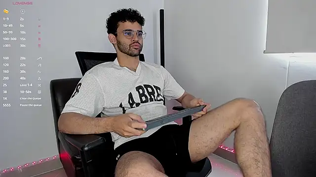 andrewChris  online show from October 26, 2025, 4:07 pm