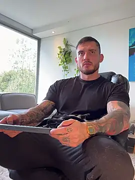 DimitriSullivan  online show from April 15, 2026, 1:26 pm