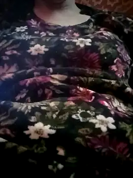 Snapshot of yara-25 chatting on December 5, 2024, 2:28 pm yara-25 online show from December 5, 2024, 2:28 pm