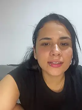 Snapshot of Leyna_Kenet chatting on December 7, 2024, 4:37 am Leyna Kenet online show from December 7, 2024, 4:37 am