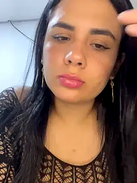 Leyna Kenet online show from November 30, 2025, 8:42 pm