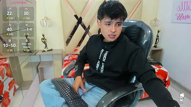 AndrewPherson online show from September 19, 2025, 12:42 pm