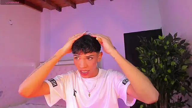 im sebaslopez online show from February 12, 2026, 7:46 pm